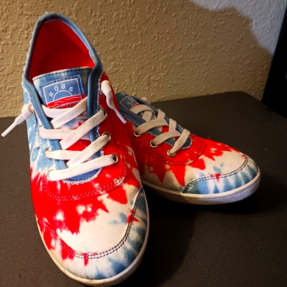 Bob's by Skechers tie dye sneaker size 6 women's